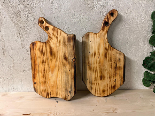 Tocător Rustic Live Edge din Lemn Masiv Tratat Termic – Platou Charcuterie - Detaliu 2