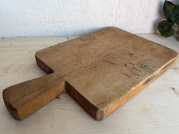Tocător Tradițional din Lemn de Fag Masiv – Stil Antic Rustic pentru Pâine - Detaliu 3
