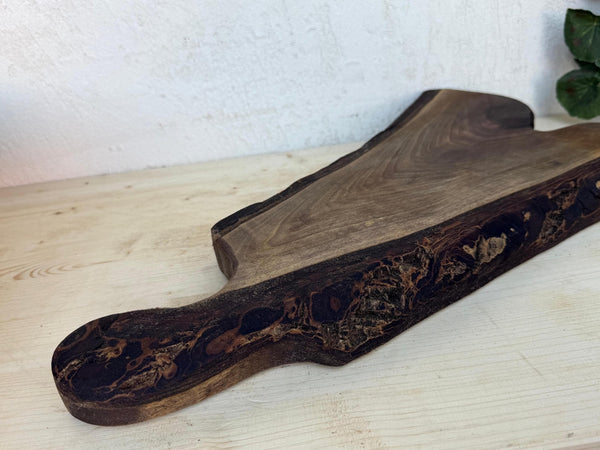 Tocător Gros din Nuc Masiv cu Dublă Margine de Scoarță – Butcher Block & Platou