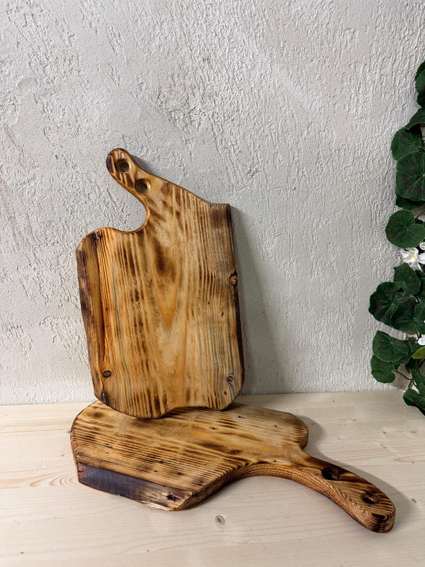 Tocător Rustic Live Edge din Lemn Masiv Tratat Termic – Platou Charcuterie - Detaliu 4