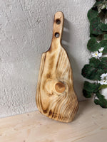 Tocător Rustic Live Edge din Lemn Masiv Tratat Termic – Platou Charcuterie - Detaliu 7
