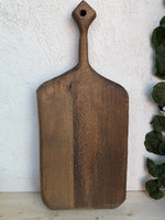 Tocător Medieval Rustic din Stejar Învechit – Mâner Diamond & Decor Tavernă - Detaliu 2