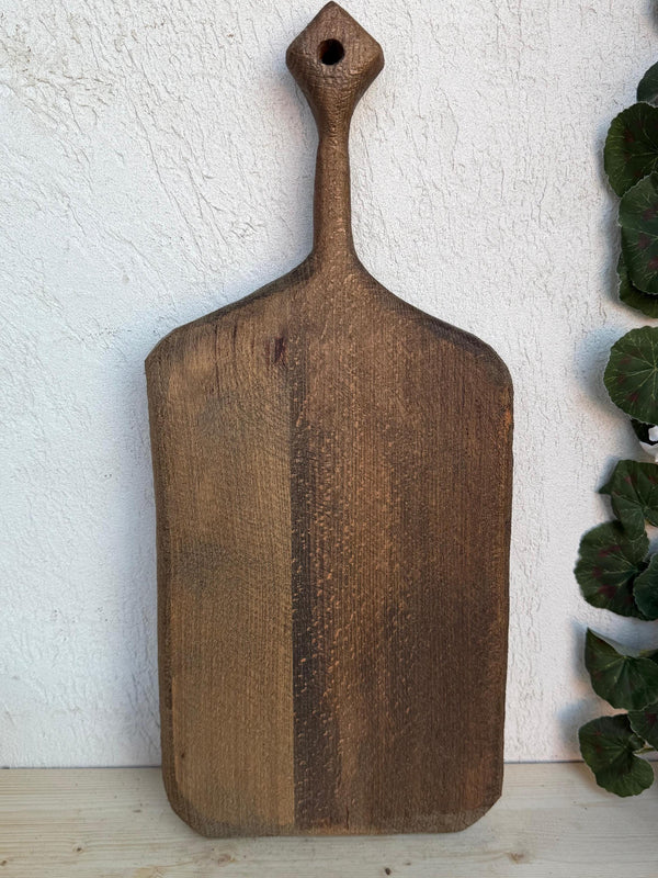 Tocător Medieval Rustic din Stejar Învechit – Mâner Diamond & Decor Tavernă - Detaliu 2