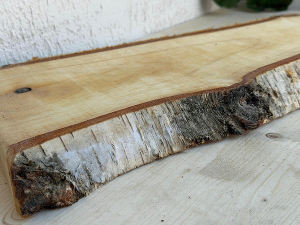 Platou Charcuterie din Mesteacăn Masiv Live Edge – Punct Focal pentru Mese Festive - Detaliu 3