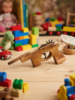 Pistol de Jucărie din Lemn cu Elastice – Personalizabil prin Gravură Nume - Detaliu 2