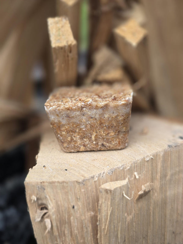 Cuburi Aprinzătoare Ecologice din Lemn de Stejar și Nuc (Timp Ardere 30 Min) - Detaliu 3